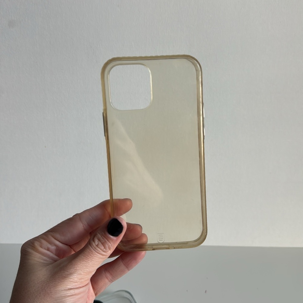 Assorted iPhone cases - Picture 4 of 6
